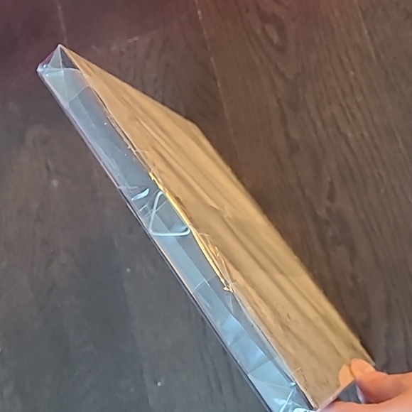 NWT. Leather art - Picture 3 of 3